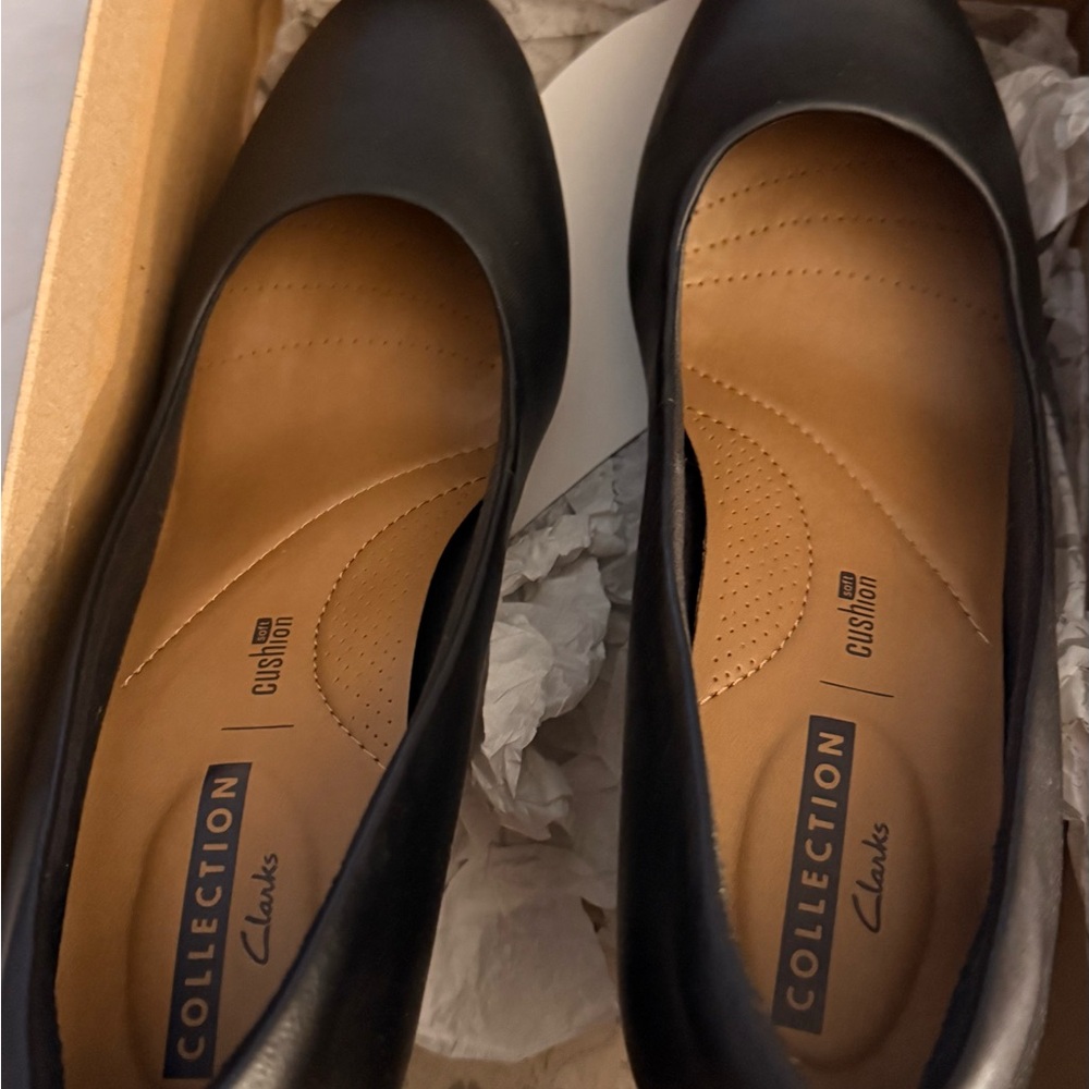Clarks Black Leather Women's Cushioned Flats